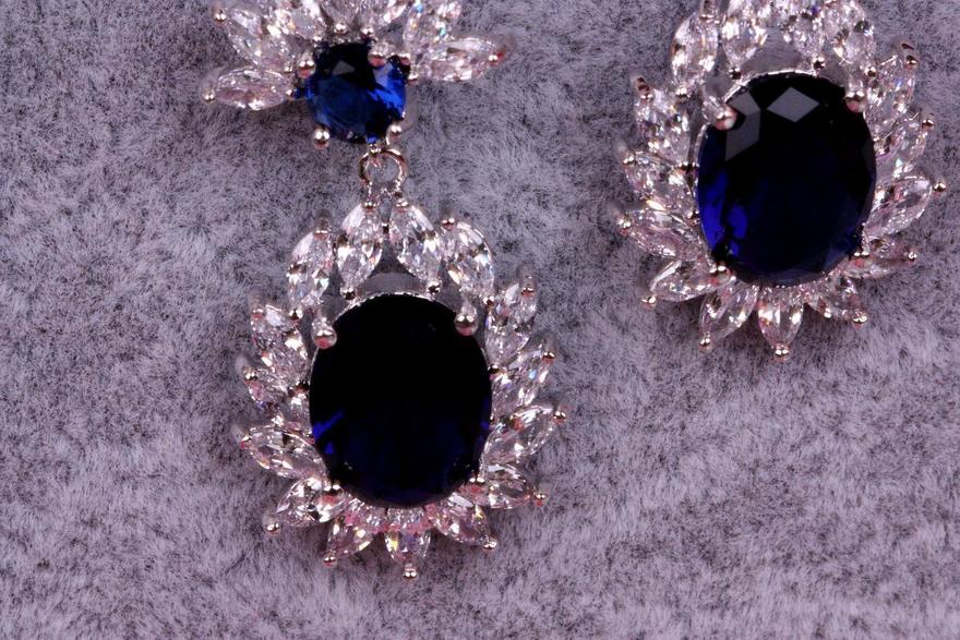 Серьги с цирконами Lele из Посеребренная бижутерия от  4