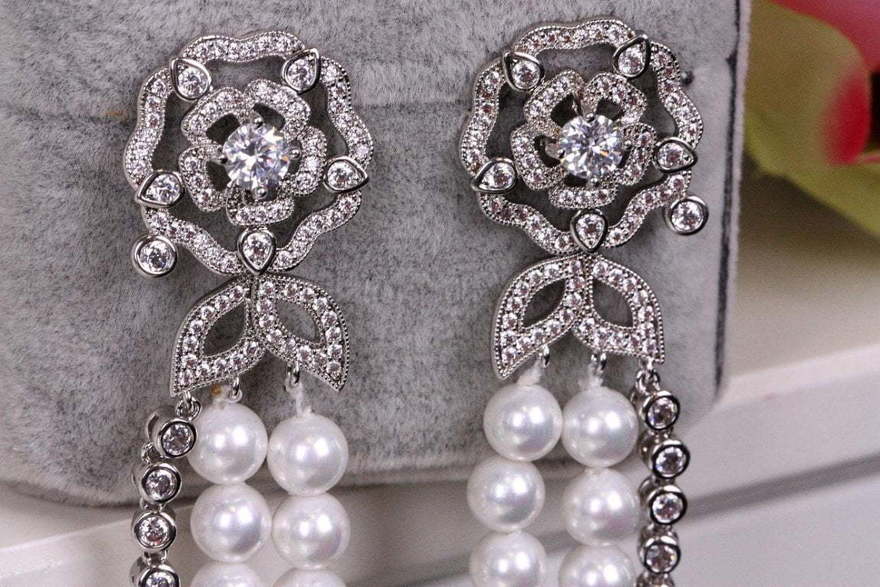 Серьги Rosa с жемчугом и цирконами из Посеребренная бижутерия от  2