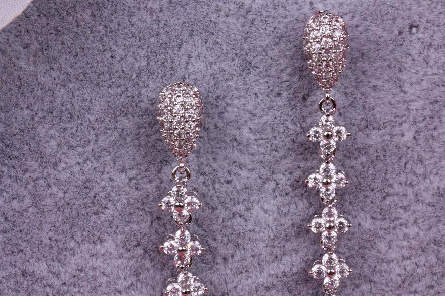 Серьги Жемчуга с цирконами из Посеребренная бижутерия от  5