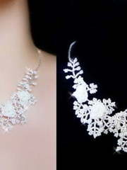 Свадебное колье из Посеребренная бижутерия от Свадебный салон Белый Авантаж 1