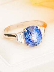 Помолвочное кольцо с эксклюзивным крупным сапфиром и бриллиантами AOG-ER-0090 из Белое золото от Ювелирный салон Art of glow 1