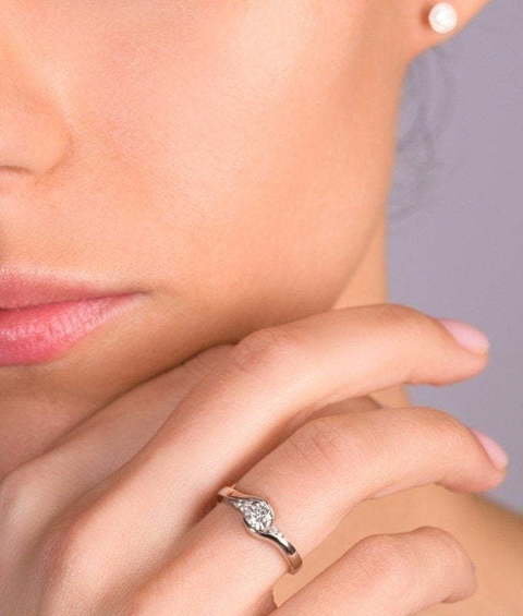 Стильное помолвочное кольцо с крупным бриллиантом AOG-ER-0092 из Белое золото от Ювелирный салон Art of glow 2