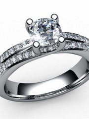 Помолвочное кольцо с крупным бриллиантом и россыпью AOG-CER-526 из Белое золото от Ювелирный салон Art of glow 1