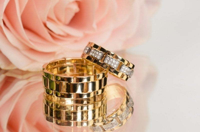 Роскошные обручальные кольца с россыпью бриллиантов R-KO-1105 из Желтое золото от Ювелирный салон Art of glow 2