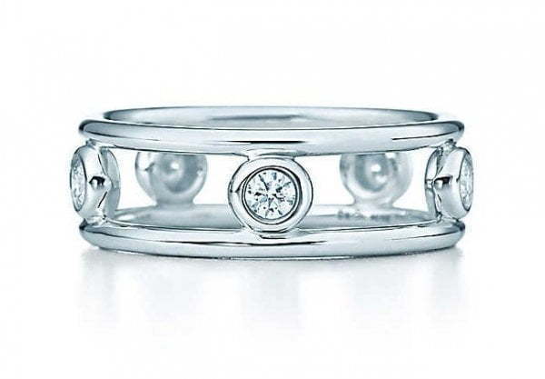 Обручальное кольцо из белого золота с бриллиантами AOG-WRB-024 из Белое золото от Ювелирный салон Art of glow 1